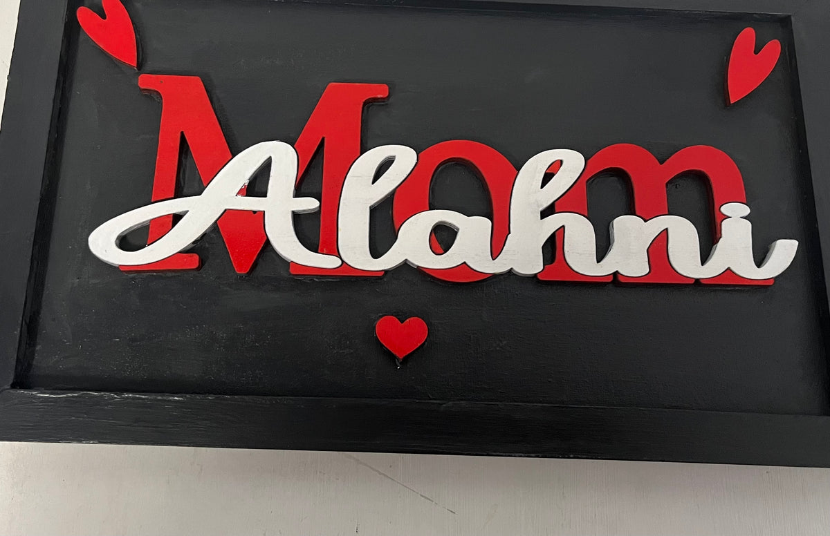 Personalized "Mom" Frame sign